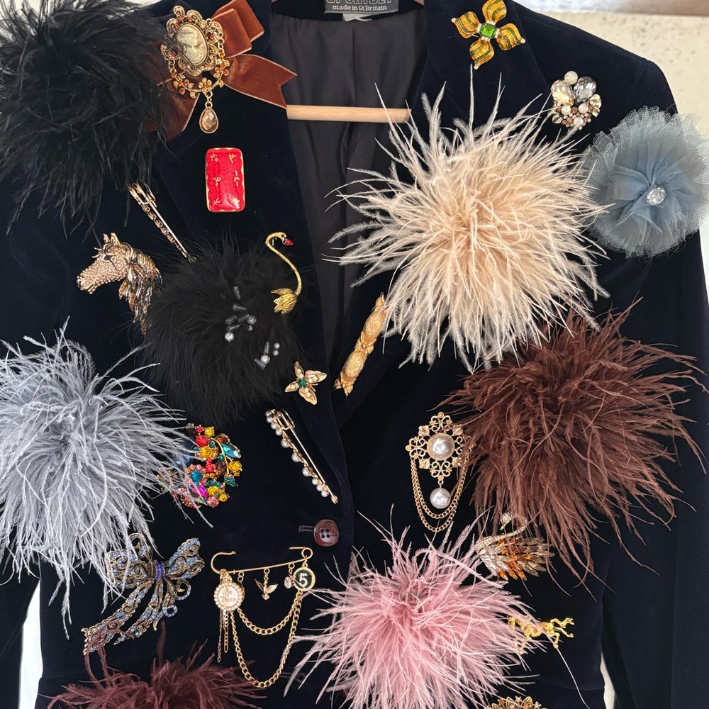 Vintage Inspired Brooches - Picture 5 of 5